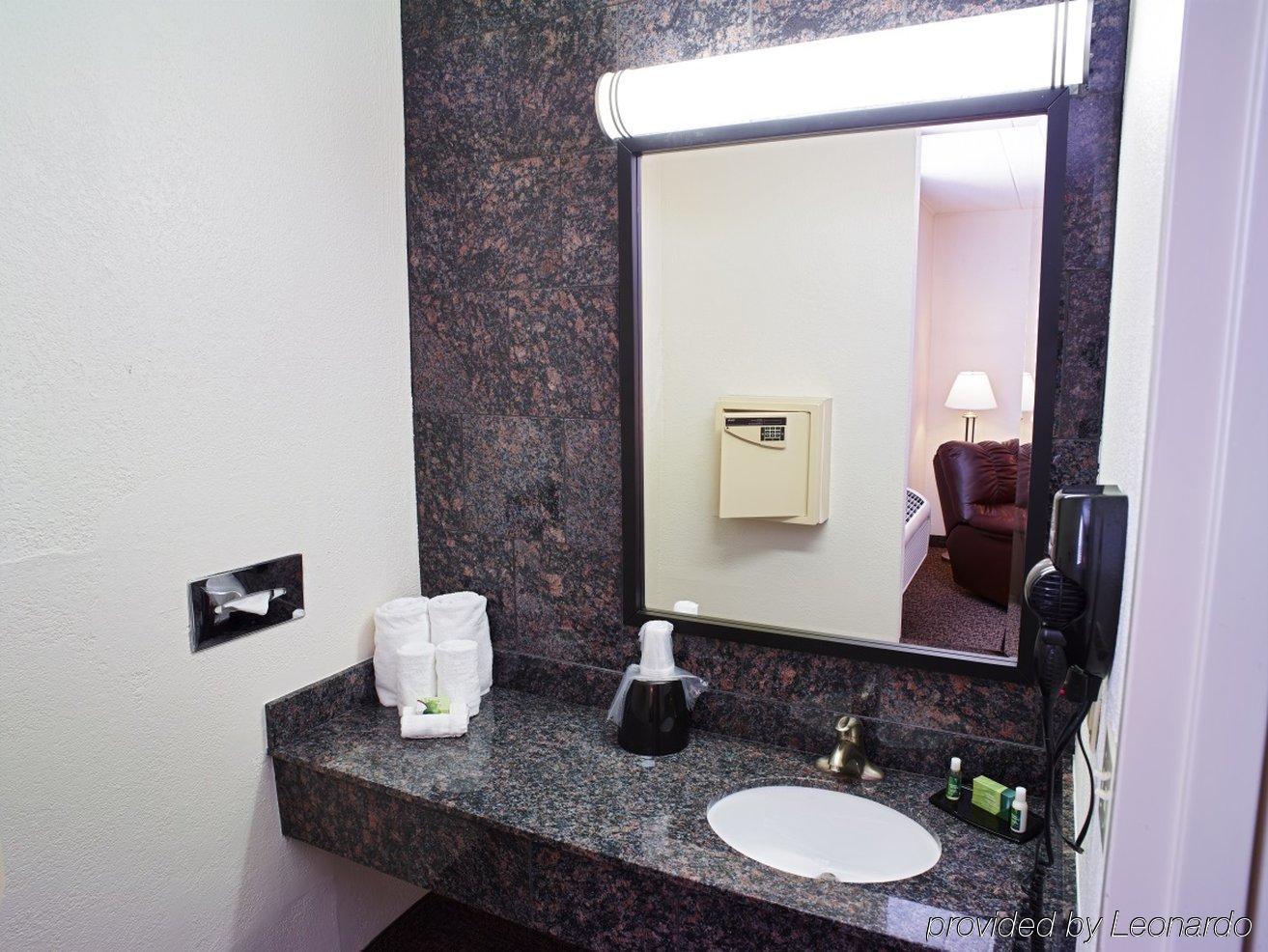 Livinn Hotel St Paul East / Maplewood Bagian luar foto