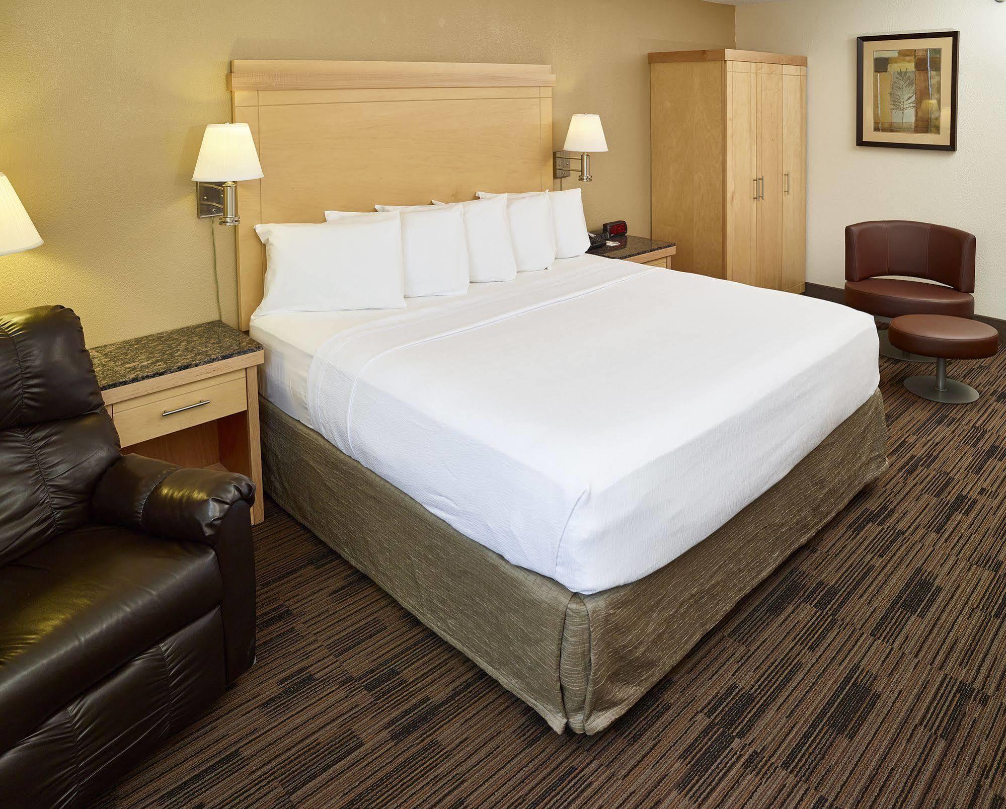 Livinn Hotel St Paul East / Maplewood Bagian luar foto