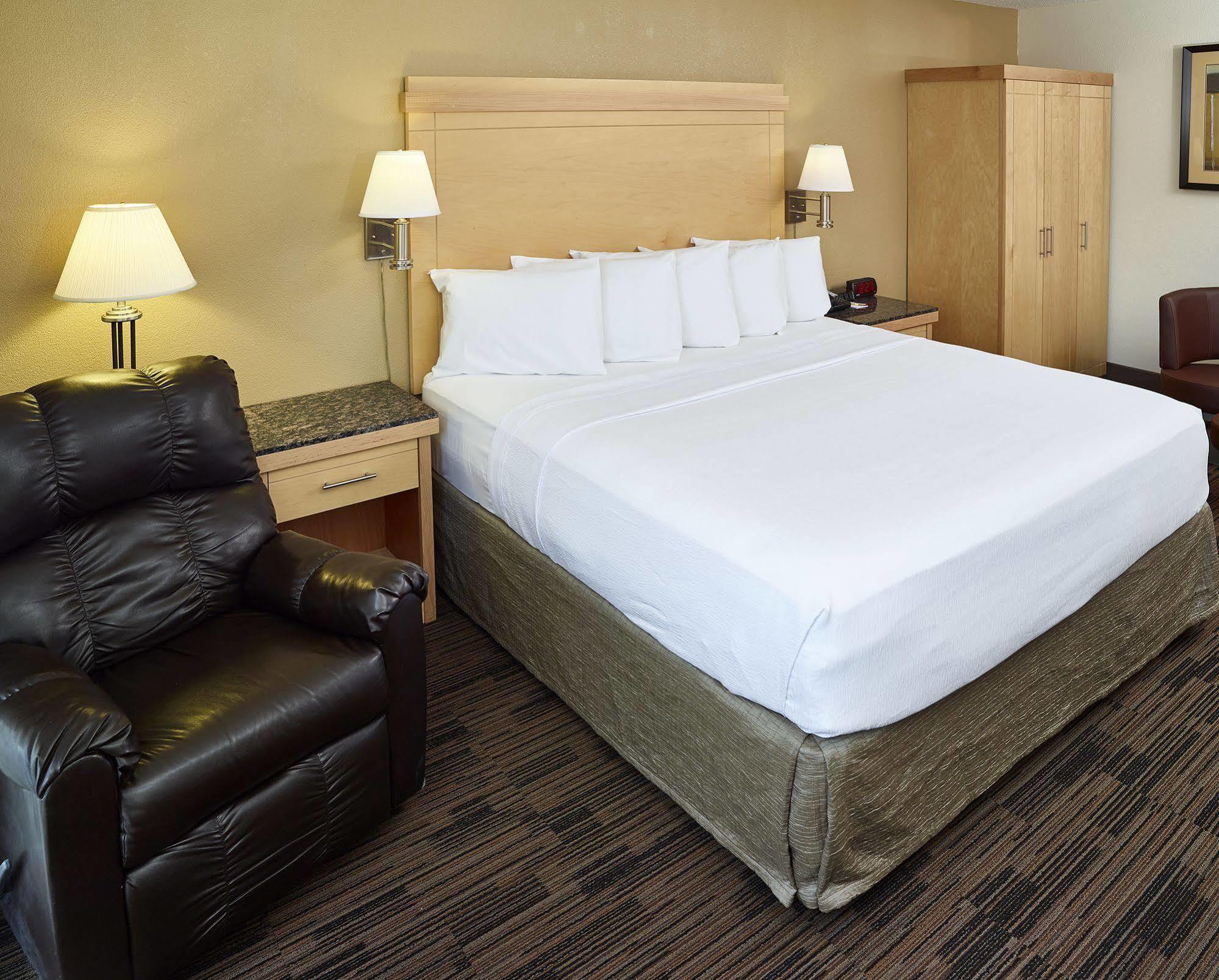Livinn Hotel St Paul East / Maplewood Bagian luar foto