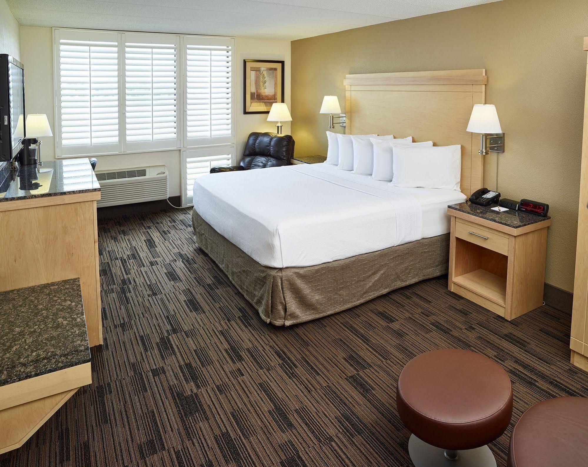 Livinn Hotel St Paul East / Maplewood Bagian luar foto